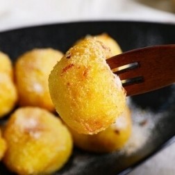 강원도 감자와 천연 모짜렐라 치즈의 달콤한 조화, 감자만치즈볼